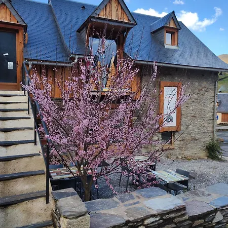 De L'auberge Du Chateau 아파트 Génos