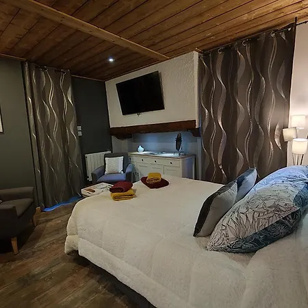 De L'auberge Du Chateau Apartament Génos